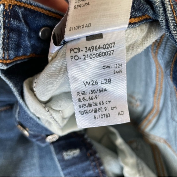 Levi’s Wedgie Straight Button Fly Blue Jeans - Picture 5 of 9